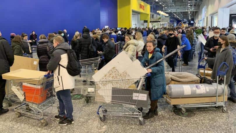 Russians pack Ikea stores after furniture retailer announces closures