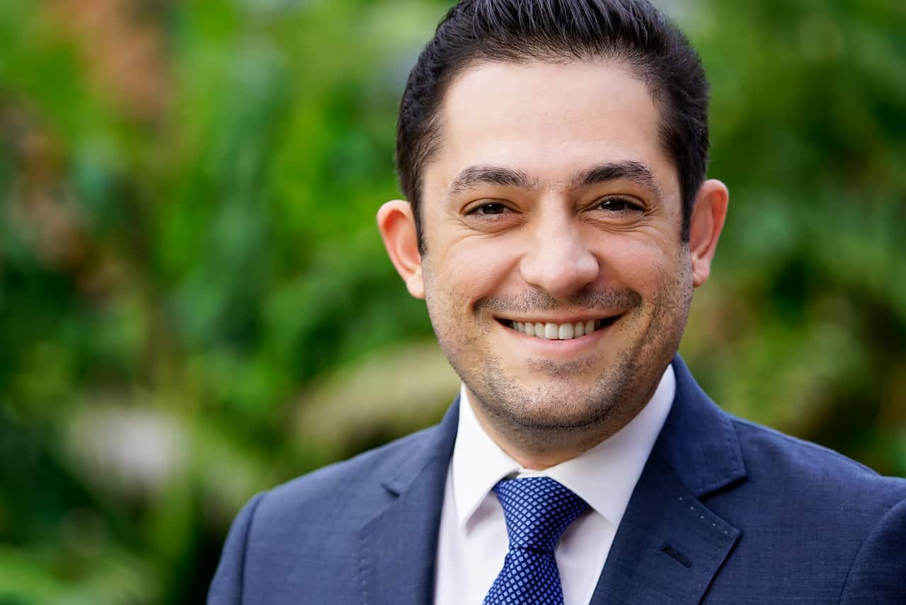 احسان جهان اندیش کارشناس امور مهاجرتی