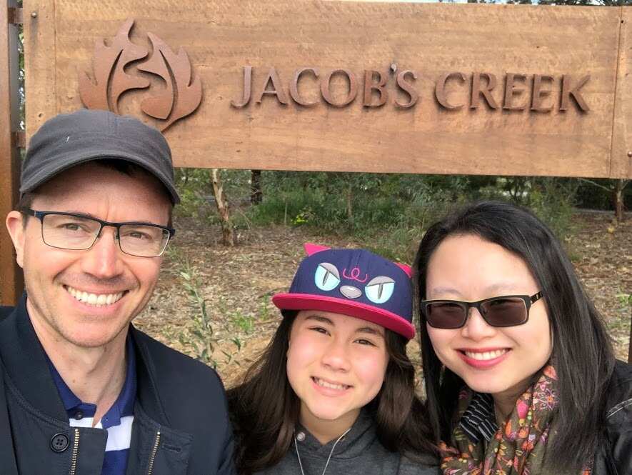 Elaine Dunwoody (R) and her husband and daughter