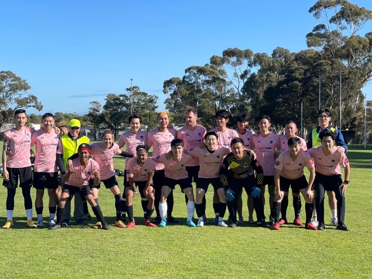 สมาชิกทีมช้างศึก Elephant Warriors ของชุมชนคนไทยในเซาท์ออสเตรเลีย