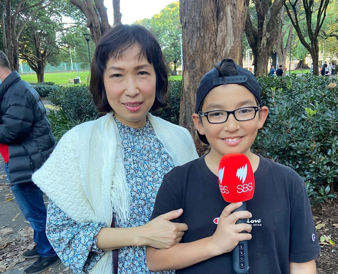 คุณตุ๊ก แม่บ้านคนไทยในซิดนีย์ และลูกชาย