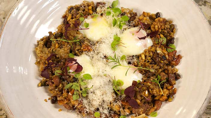 Slow-cooked freekeh "risotto"