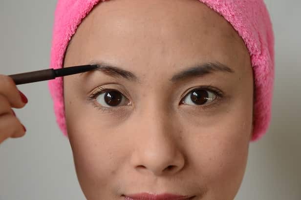 Fill in eyebrow sparse