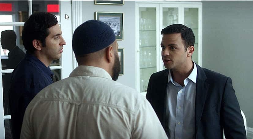 A still from the movie 'A Lion Returns'