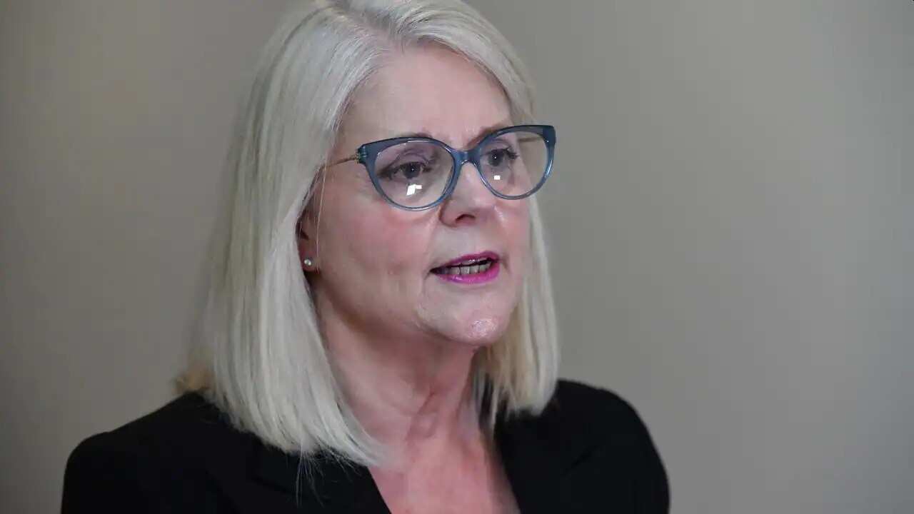 کارن اندروز وزیر کشور استرالیا