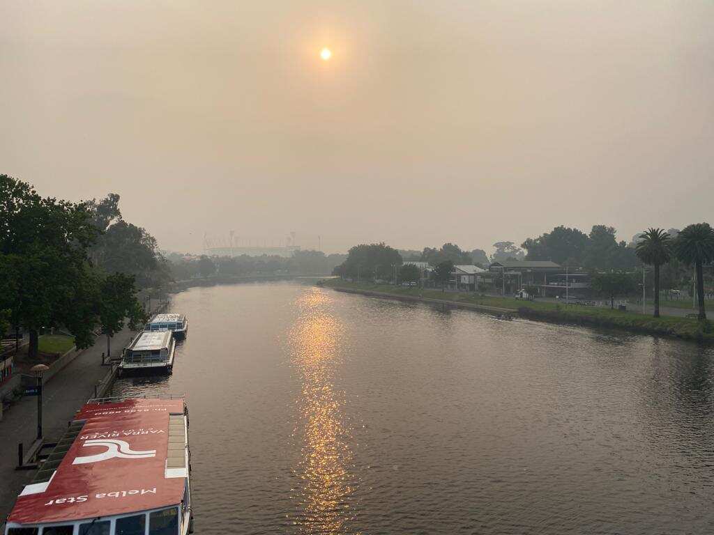 Un'immagine dell'alba sullo Yarra