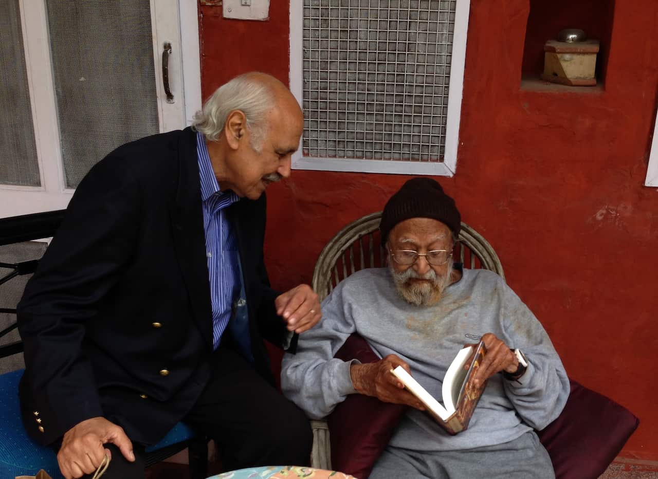 A photo of Fakir Aiajzuddin with noted Punjabi litterateur Khushwant Singh, taken two weeks before the latter passed away