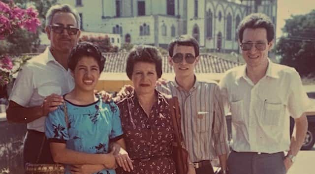 La familia de Ángel en Guatemala, con su hermano desparecido (izquierda).