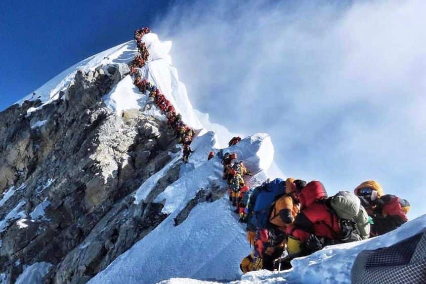 Traffic jam in Everest
