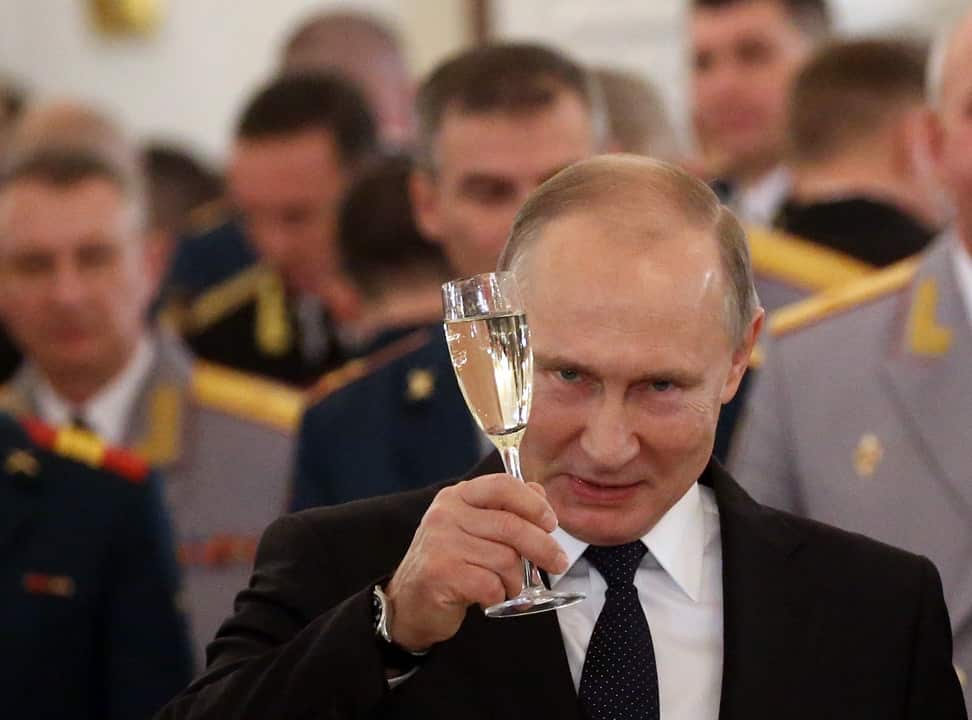 Vladimir Putin told the US President in his New Year wishes to world leaders that "mutual respect" should be "a base to develop relations".