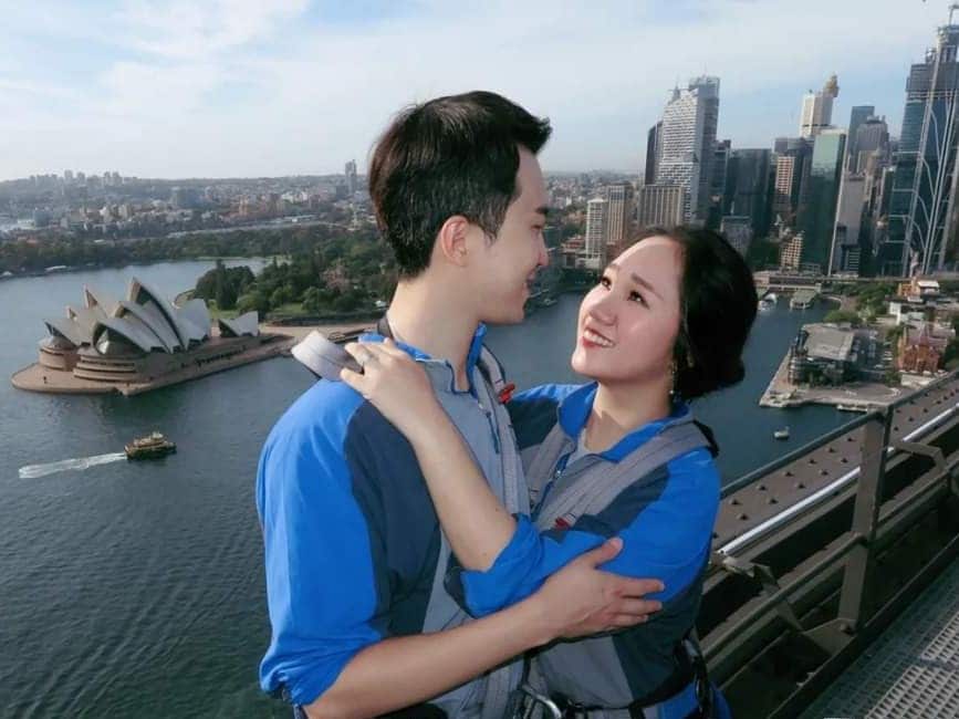 바리톤 Haotian Qi (남편)와 에스더 송 