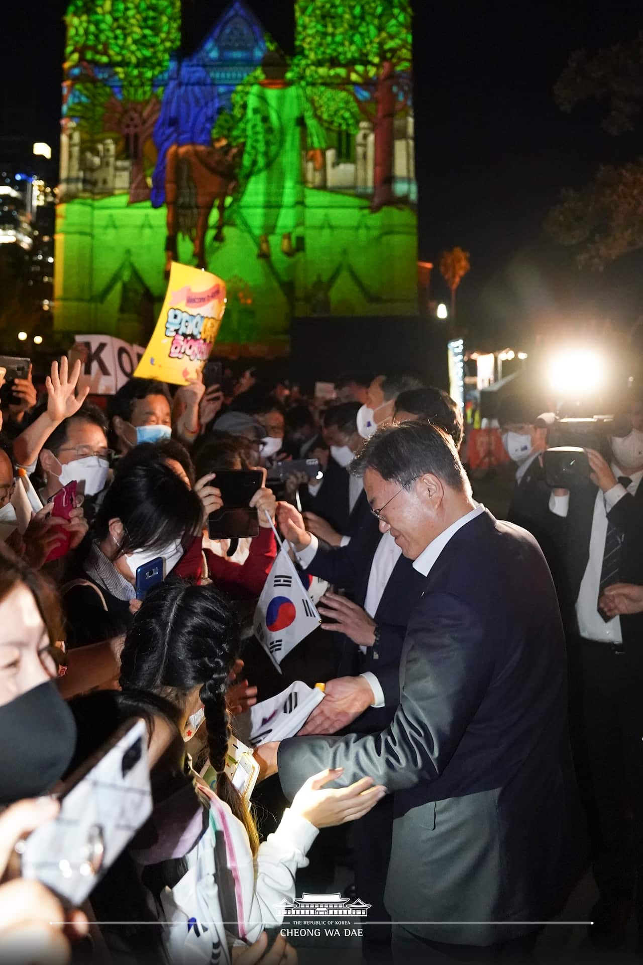 Korean-Austrailans welcome South Korean president Moon Jae-in 