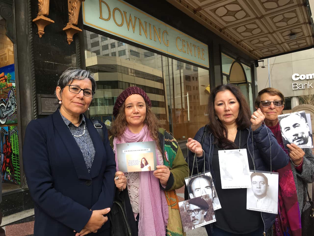 Familiares de las víctimas atribuidas a Adriana Rivas y su abogada