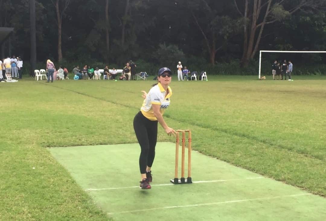 Member of the parliament Fiona Martin played the friendly match for Minister XI. 