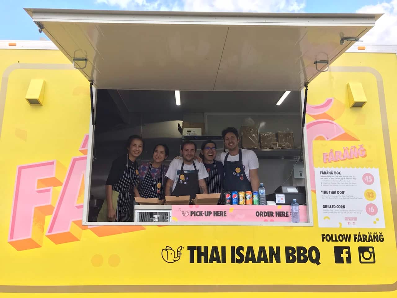 ทีมงานที่ร่วมในธุรกิจฟู้ดทรักของคุณเอด้าและเพื่อนๆ 