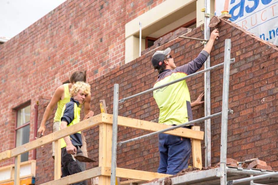 Labor renews foreign worker visa push