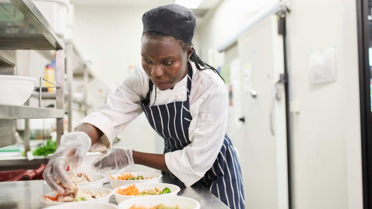 skilled worker, female chef, skilled migration