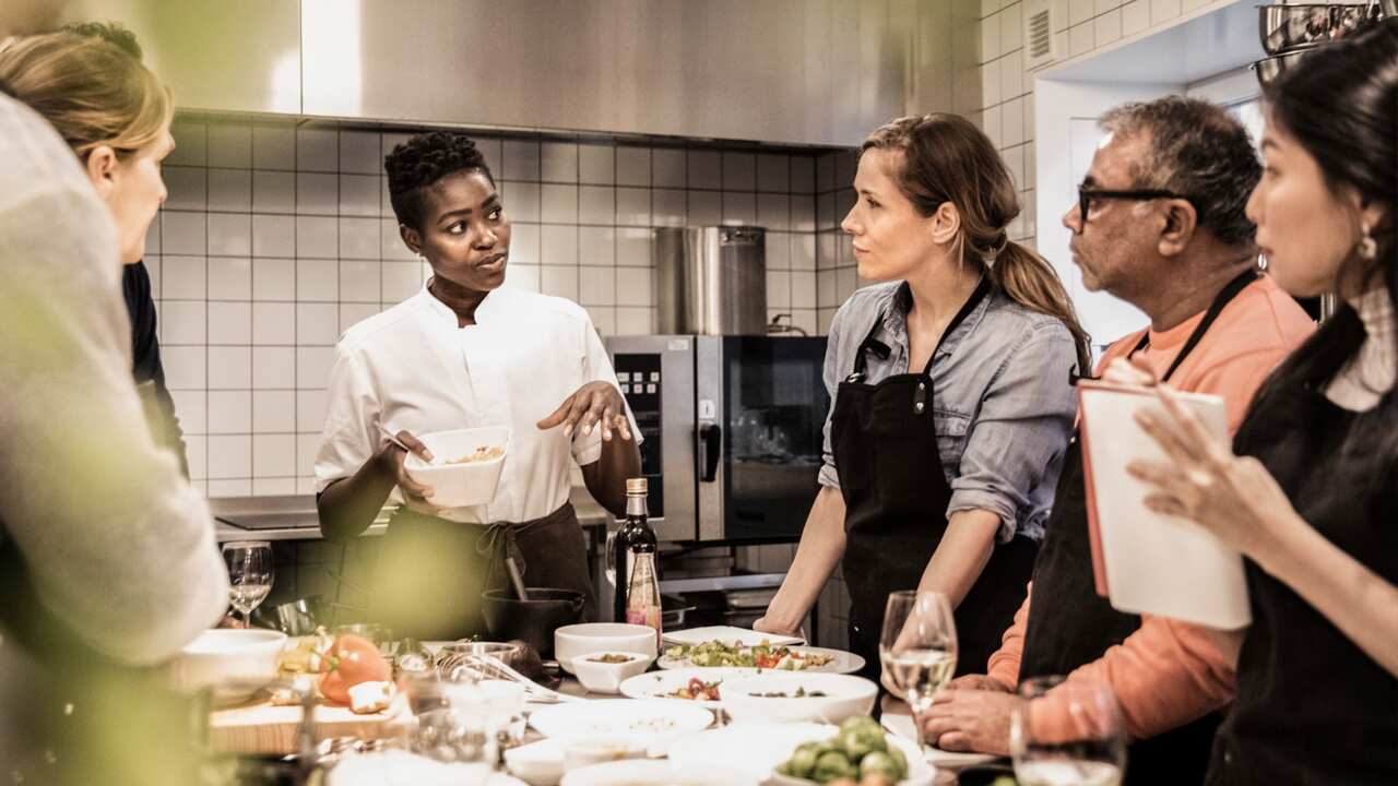 kitchen staff, cooking class, TAFE