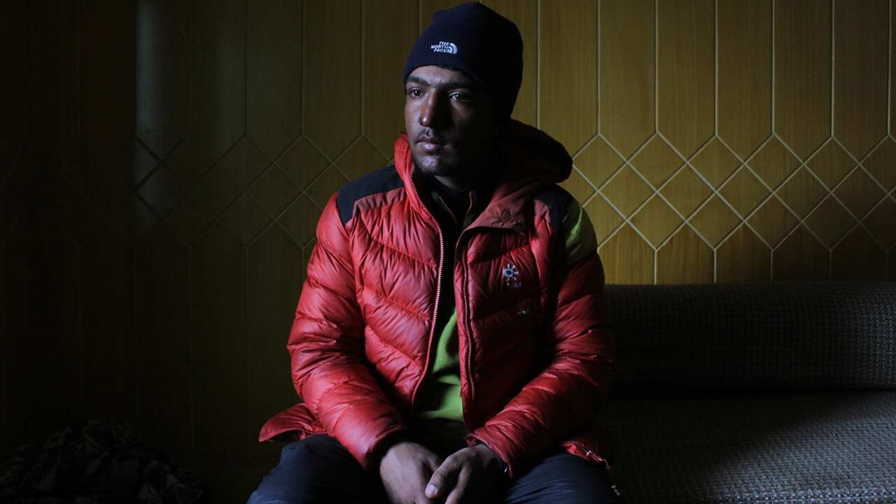 22-year-old Sajid Sadpara left the 3 mountaineers at the 'bottleneck' on K2 due to a fault in the equipment.