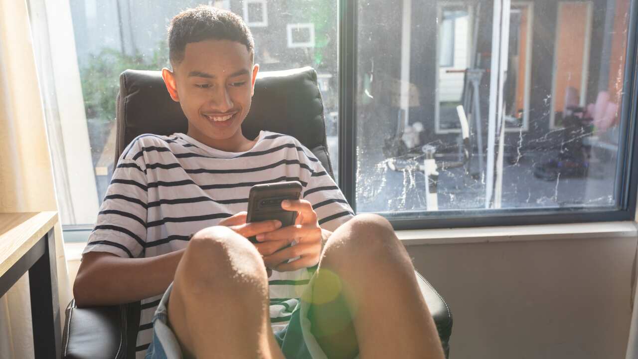 online gaming teenager 