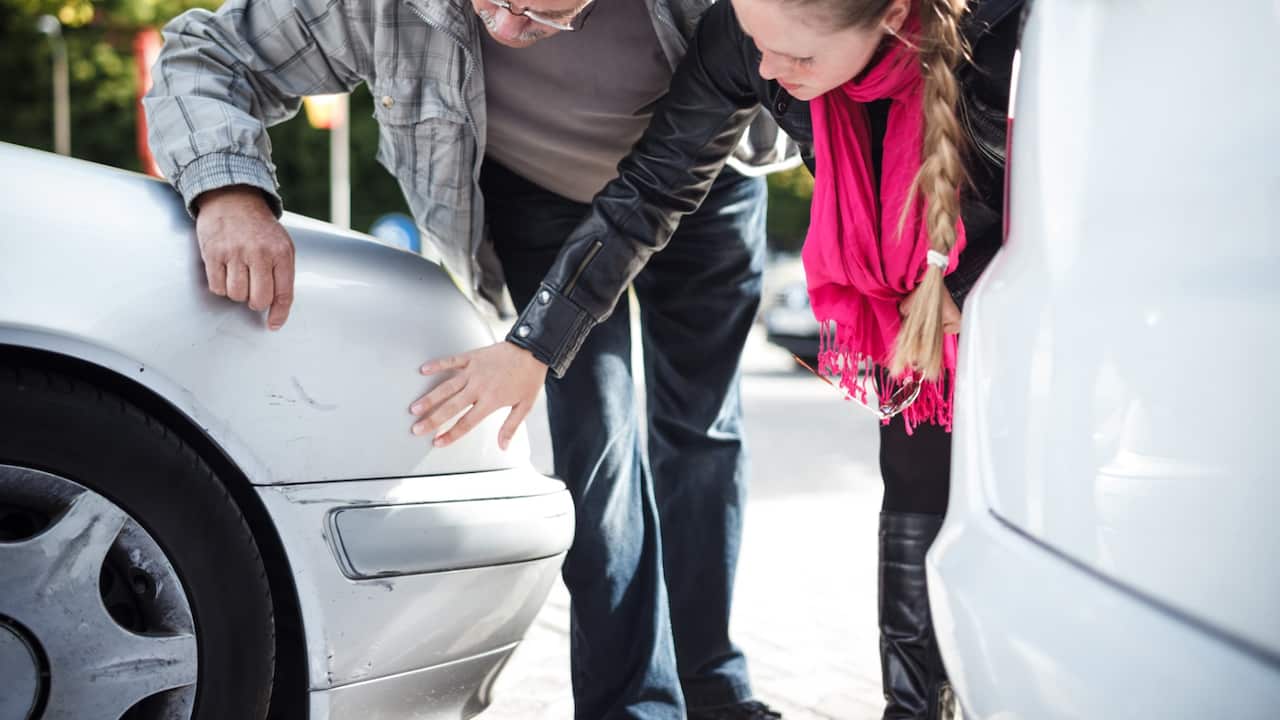 There is no requirement to report a minor car collision to the police.