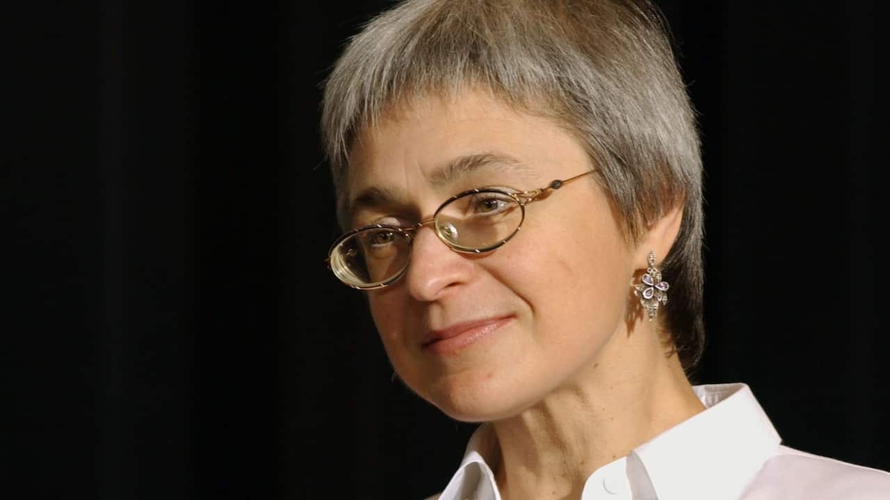 Anna Politkovskaya of Moscow's Novaya Gazeta newspaper speaking in New York as she received a Courage in Journalism Award presented by the International Women's Media Foundation  16 October 2002  