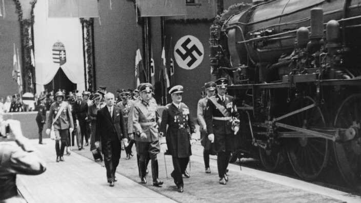 Der ungarische Machthaber Admiral Nikolaus Horthy zu Besuch in Wien während der Nazizeit. enna.