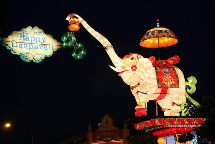 Singapore Singapur Singapore Singapore - Deepavali illuminations on Serangoon Road in the Little India district Deepavali is known as the Festival of Lights and a major annual event for people of the 