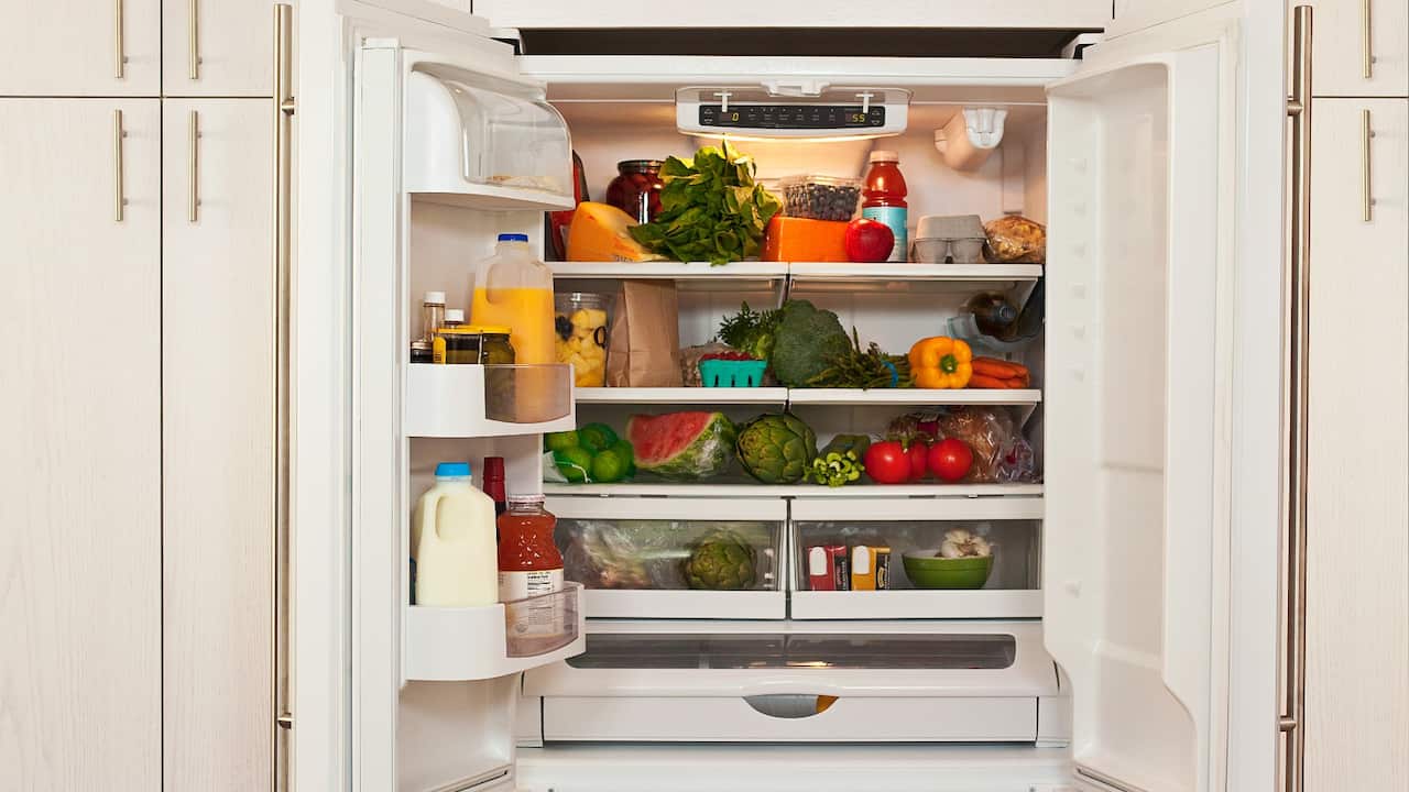 Refrigerator