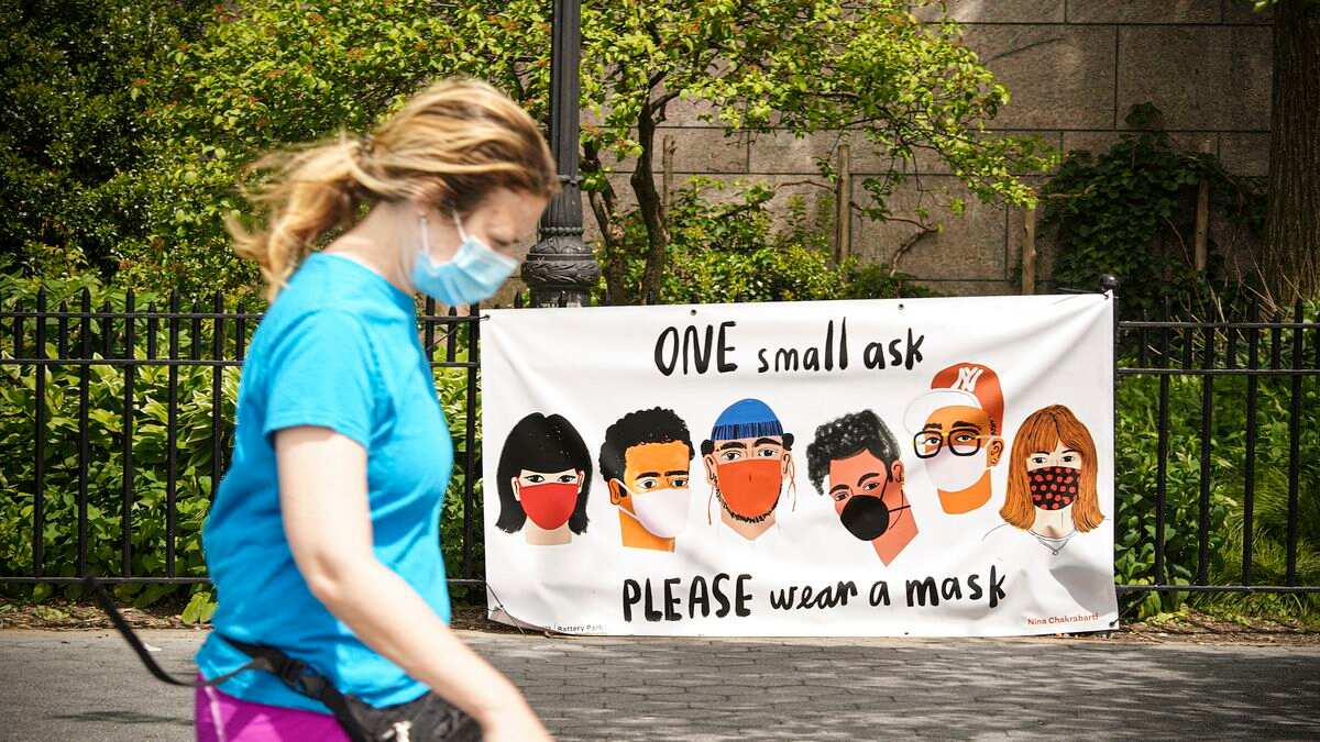 Cloth masks are useless in fight against Omicron, expert warns