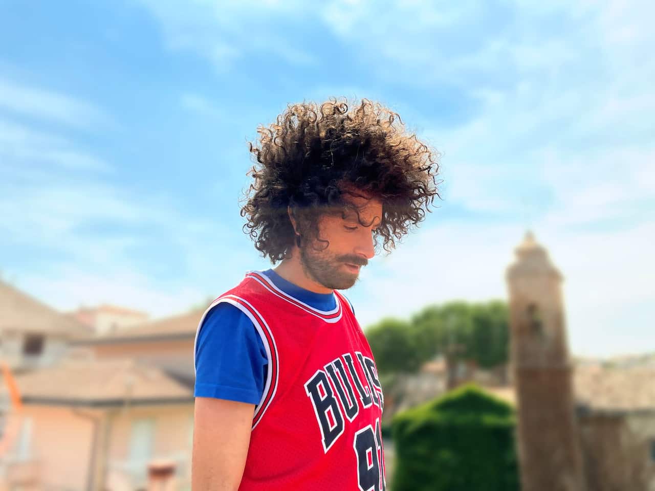 Gio Evan, pseudonimo di Giovanni Giancaspro, è nato a Molfetta il 21 aprile 1988