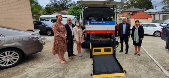 Από αριστερά: Νία Καρτέρη, Μιχάλης Τσιλίμος, Κατερίνα Κουρή, Χάρης Δανάλης, Σοφία Κώτση.