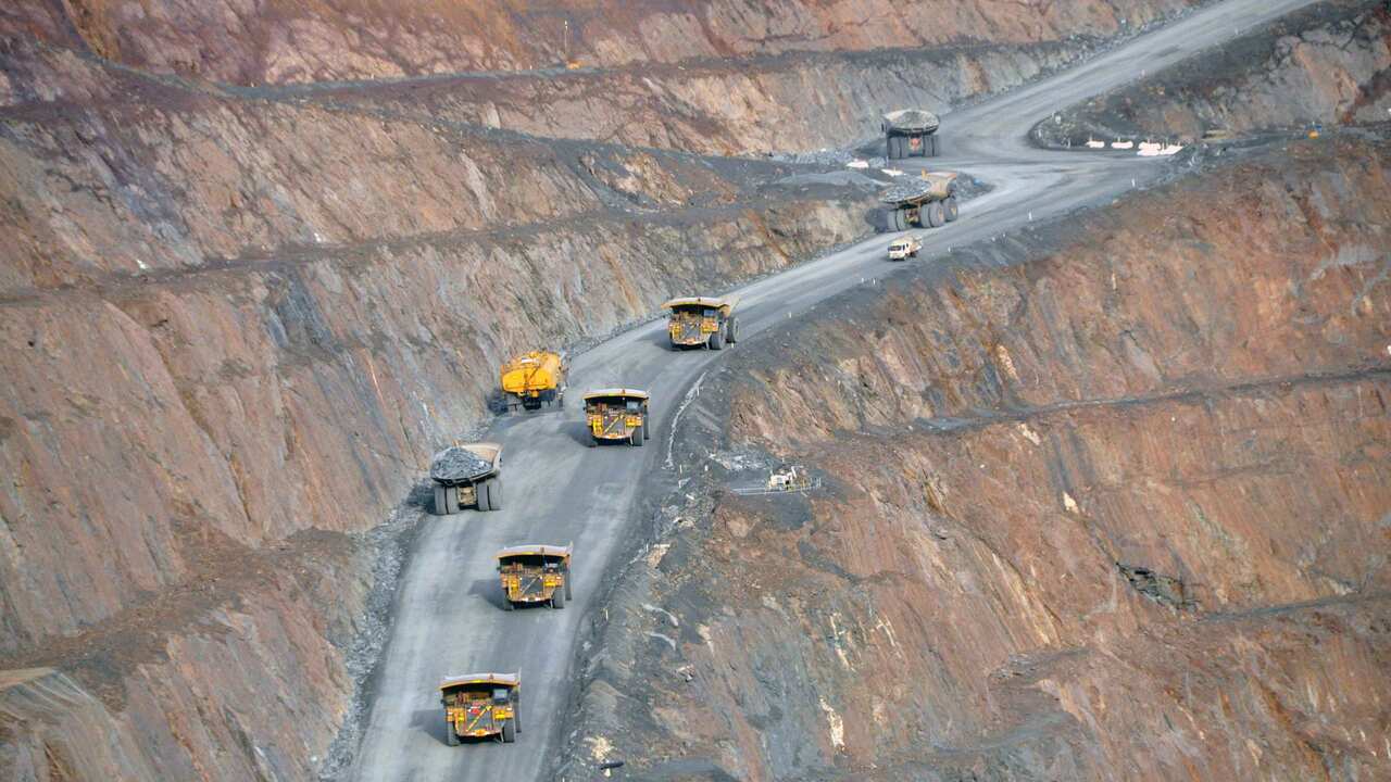 Gold mining operations in Western Australia 