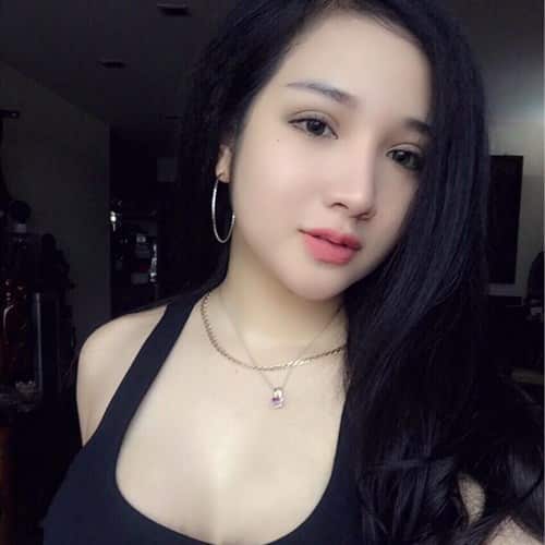 Cô đồng 9x Cô đồng Dương Trà My khi không "lên đồng"