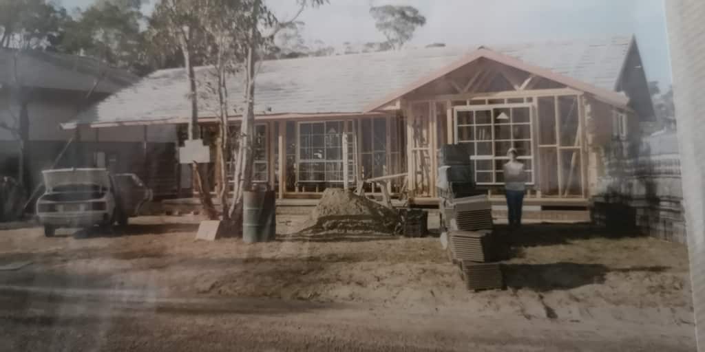 Helga beim Umbau des Familienhauses