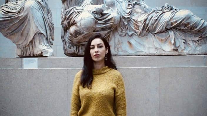 London-based singer and songwriter Hellena has a single calling on Britain to return the Parthenon Marbles to Athens. 