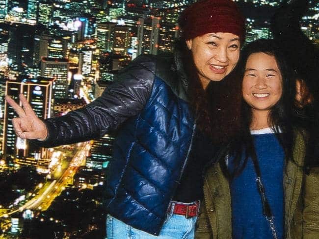 Aivy Nguyen (R) and her mother