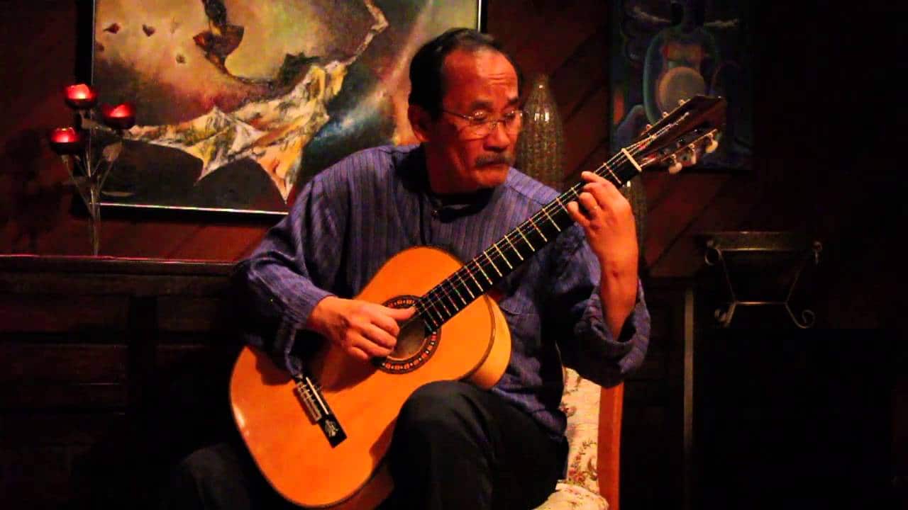 classical guitarist extraordinaire Ngọc-tuấn Hoàng