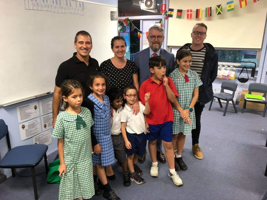 Cónsul de España en Sídney de visita en la escuela de español de Illawarra