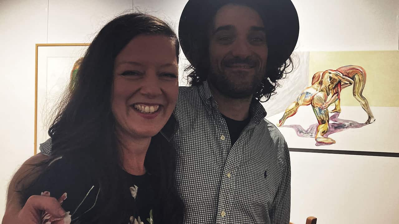Os anfitriões desta noite de fado, a australiana Anna Griffiths e o seu companheiro, e pintor italiano, Matteo Bernasconi