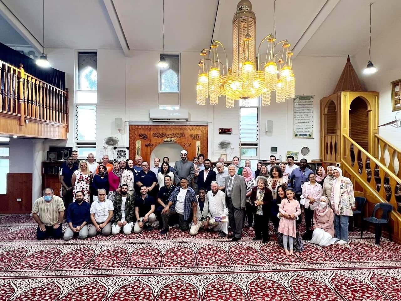 Sheikh Alaa Elzokm, Imam of Elsedeaq Mosque In Heidelberg in Melbourne with visitors to a recent Open Day.