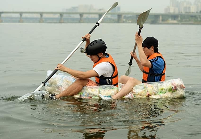 '질소 과자 뗏목' 한강 횡단 2014