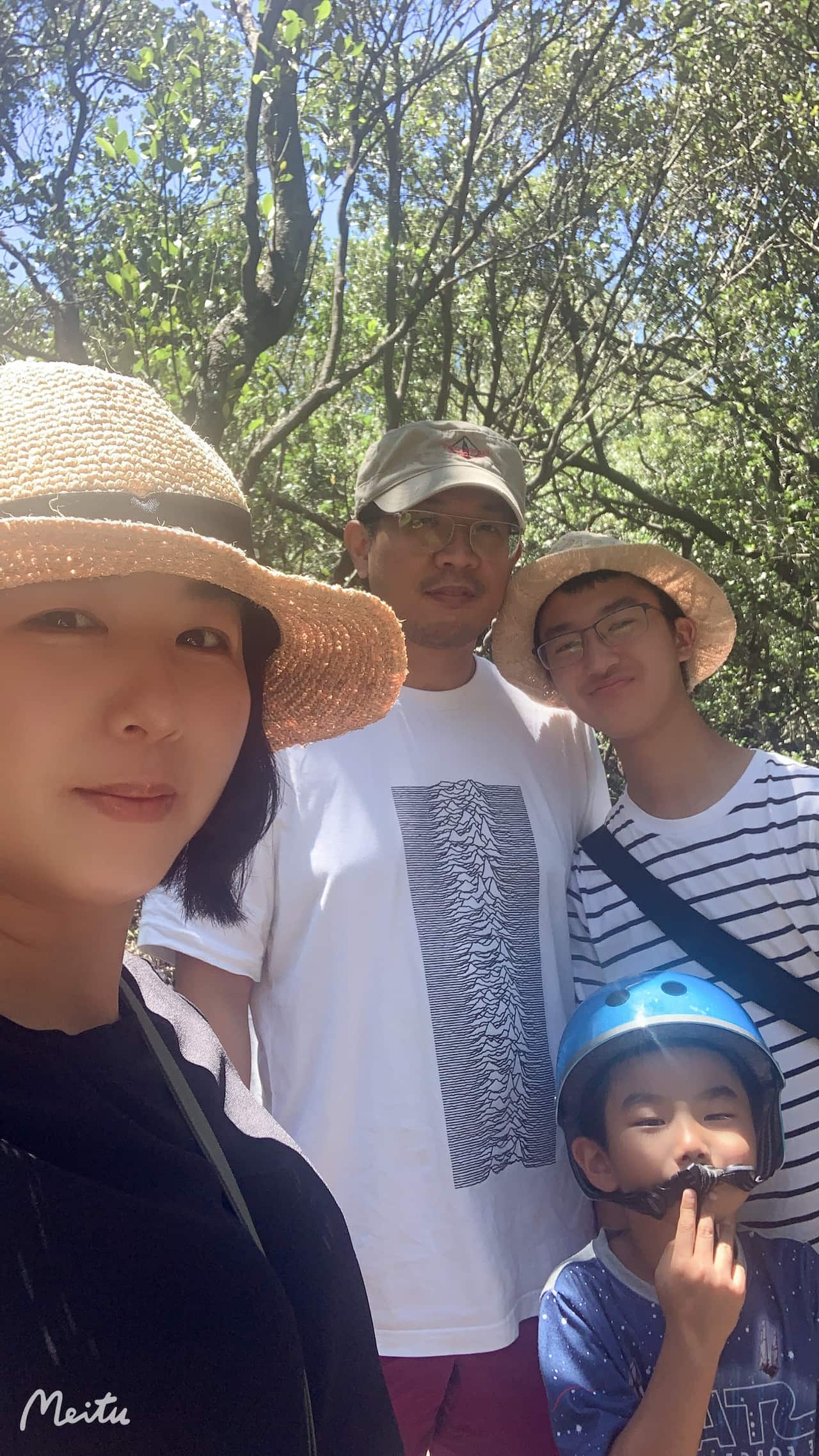 Sammi Chung and Phillip Wu