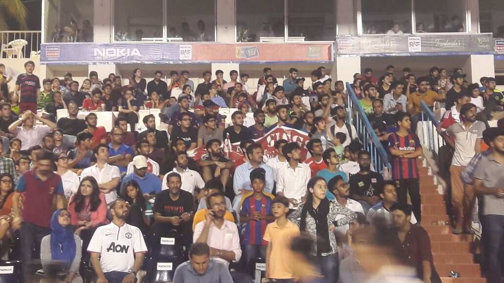 A large number of fans came to watch international footbalers in Pakistan