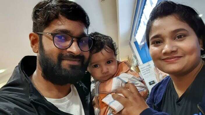 Australians travelling home