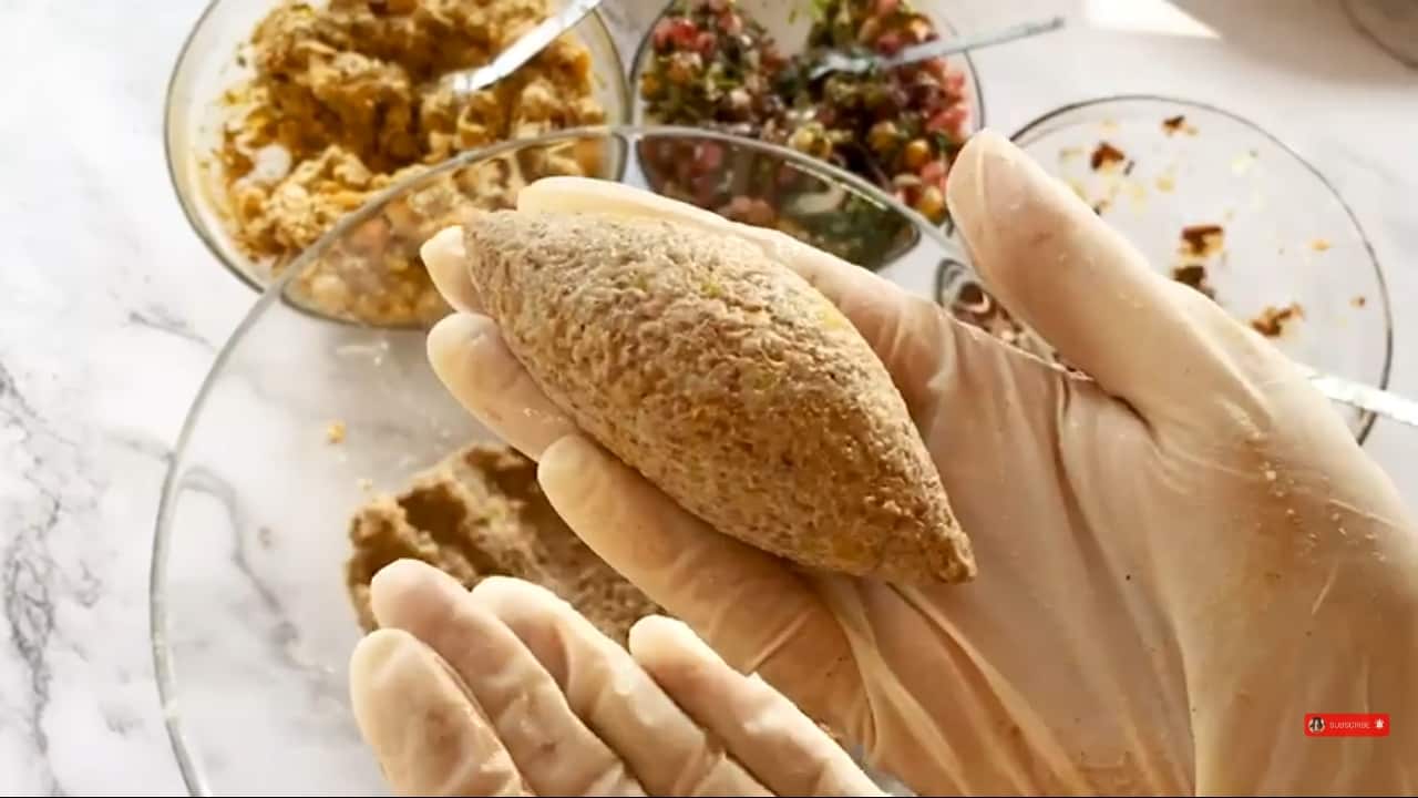 Rolling the wheat and flour balls for the soup must be done the day before Good Friday.