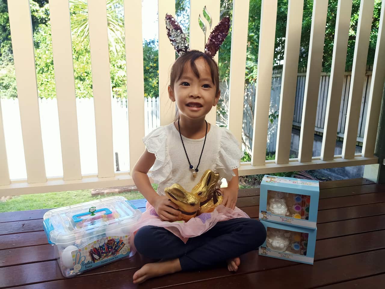 Bé Vivian trong thời gian học tại nhà cùng mẹ