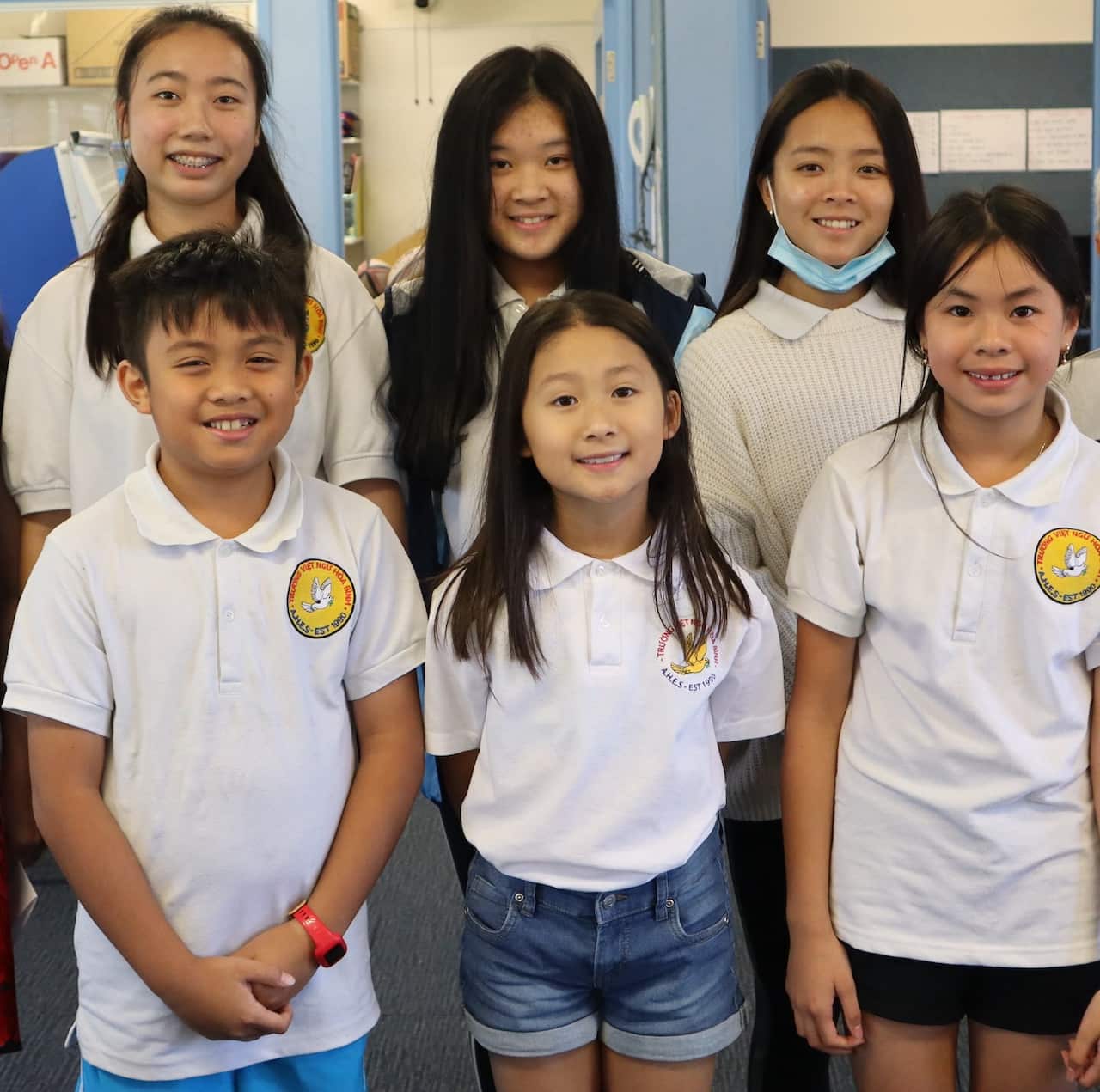 Học sinh trường Việt ngữ Hòa Bình