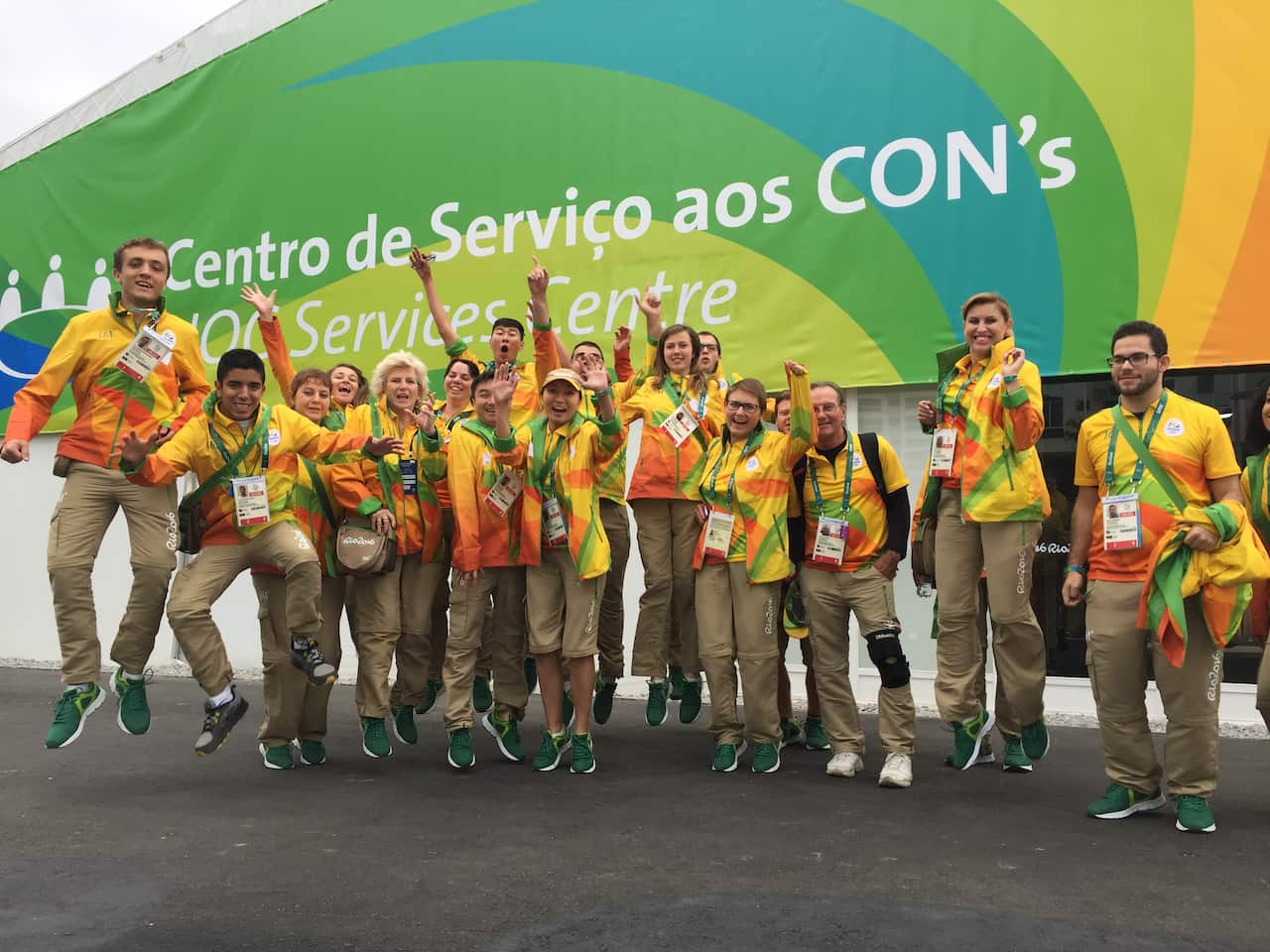 A votação foi em 2009 e Rosemary estava presente, como voluntário da equipa de candidatura Rio de Janeiro 2016 - ao centro, esquerda na foto. 