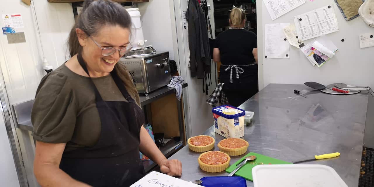 Gabi Moritz arbeitet im Cafe und auf der Farm.